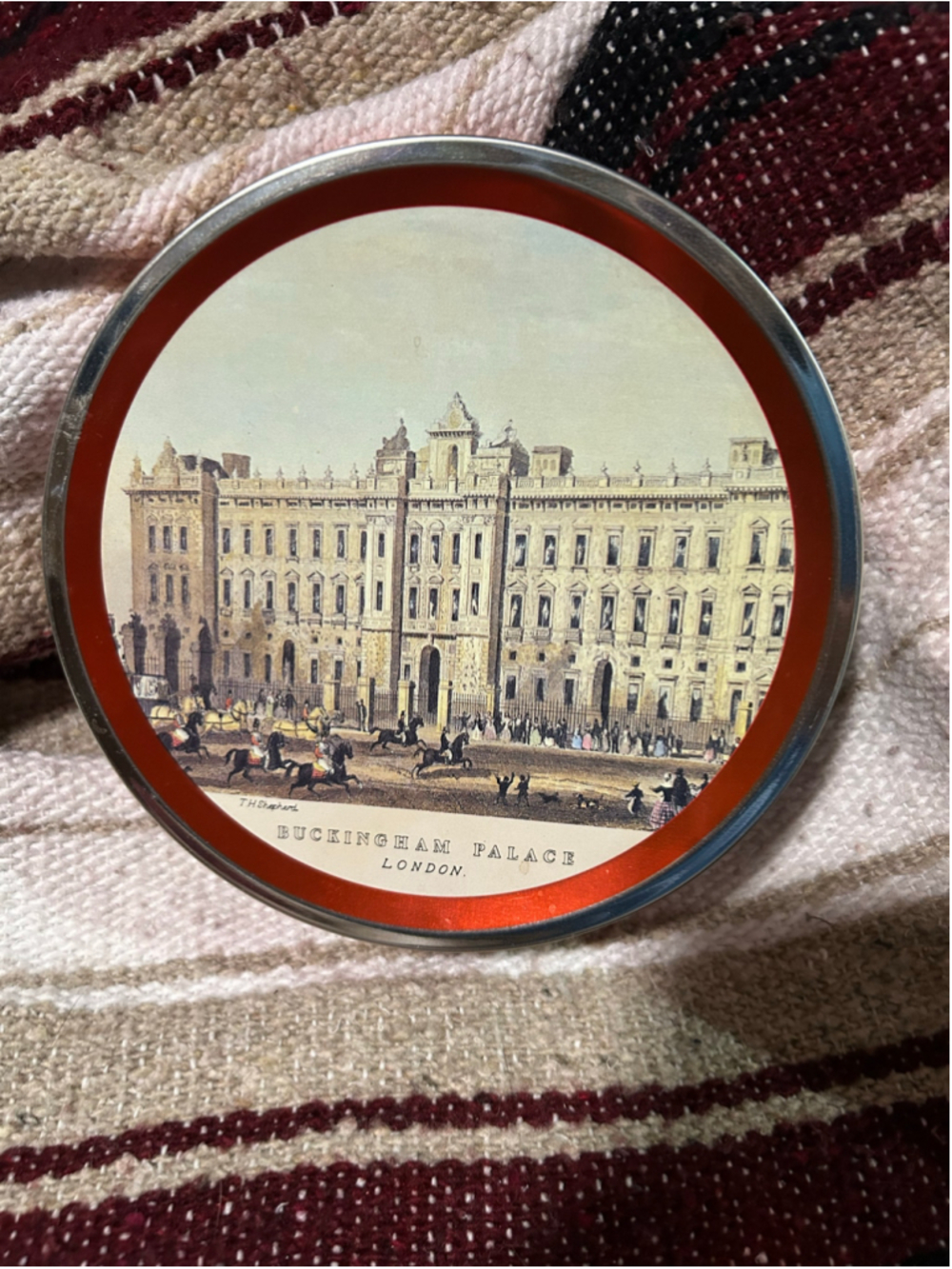 Callard & Bowser Vintage Buckingham Palace Toffee Tin One Size Red Silver